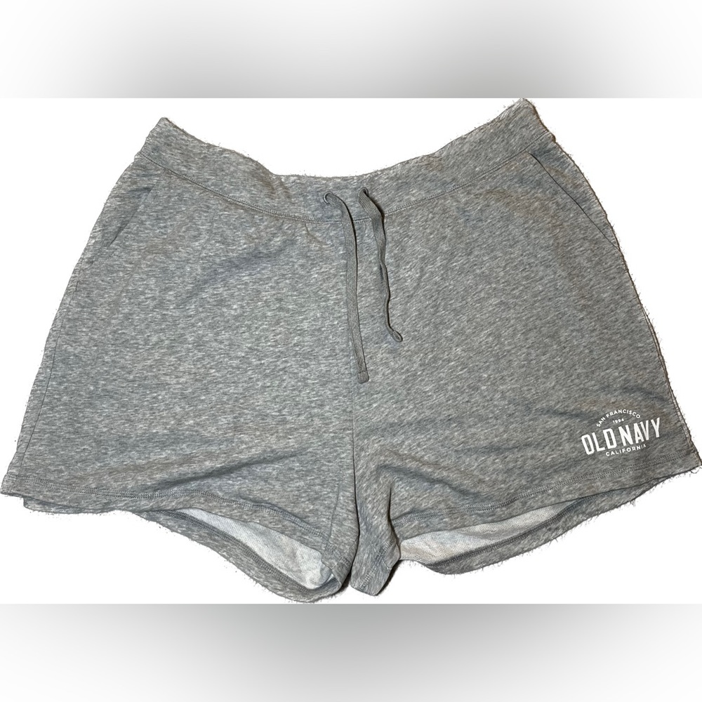 NWOT Old Navy Grey Logo-Graphic Sweat Shorts for Women, Extra Large, 2 pockets